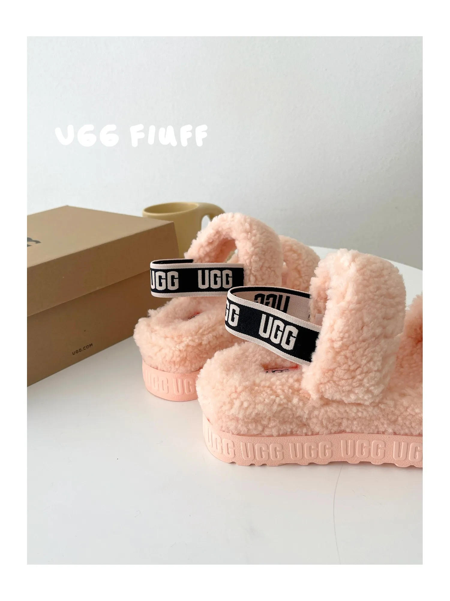 💰440 UGG sheepskin all-in-one snow boots 0876 new autumn and winter style Zhou Dongyu's same style furry slippers Product name: Ovlafita, Longfeng Teddy fur muffin bottom slippers, new at the counter simultaneously It is an upgraded version of the classic oh yeah sandals, the corrugated sheepskin material is used to make it more fashionable and cool, the heel strap is the highlight of the entire design, the muffin bottom visually increases, good news for small sisters, large quantities in stock Code number: 35-41 Color: white, gray, black, pink, army green, maroon